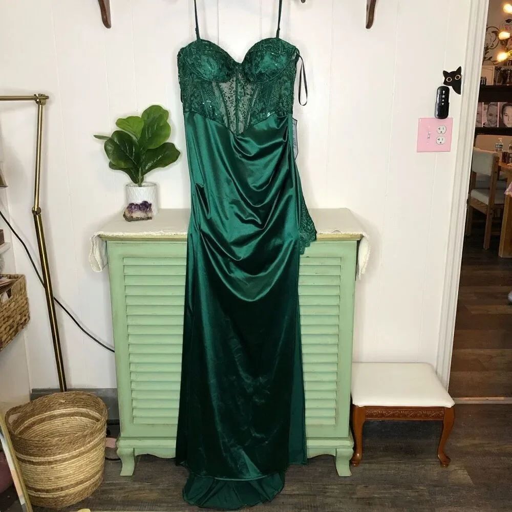 B Darlin Womens Macy's Lace Corset Gown Kelly Green Size 11